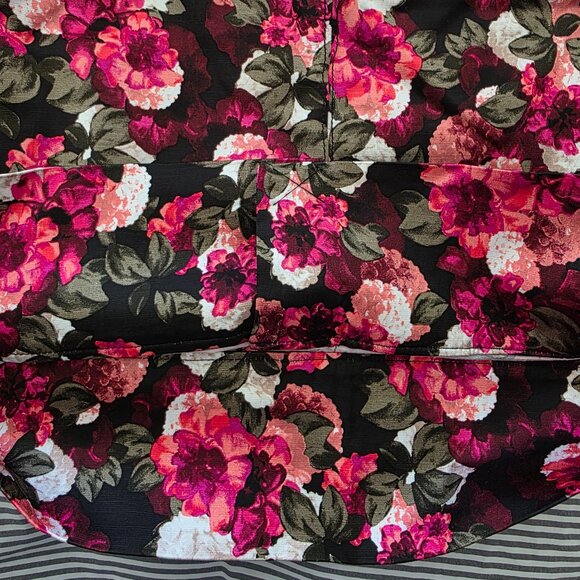 Brand New Banana Republic Women's Pencil Skirt, Floral, Size 4 - Picture 7 of 9